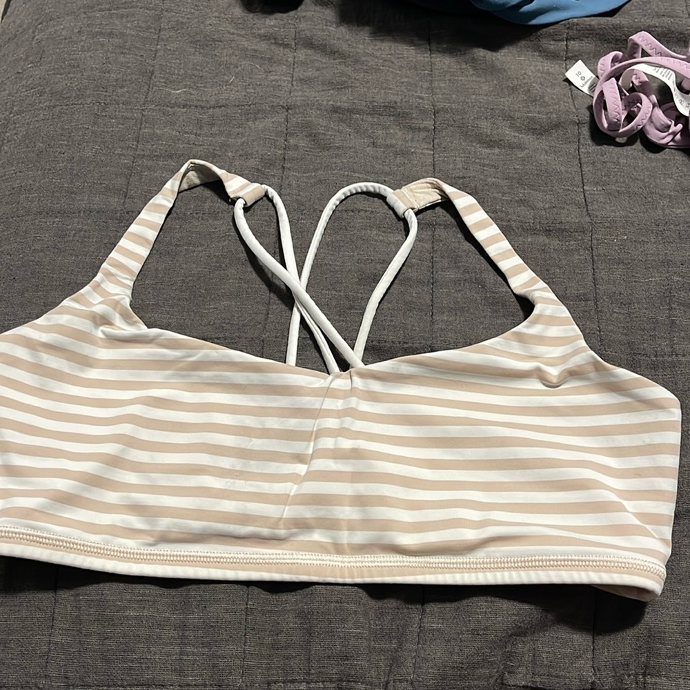 lululemon sports bra